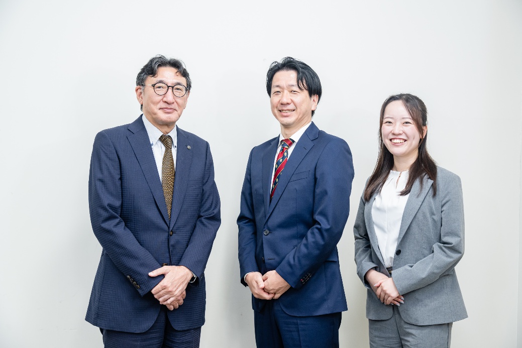 株式会社トミタとシェアビジョンの取材集合写真