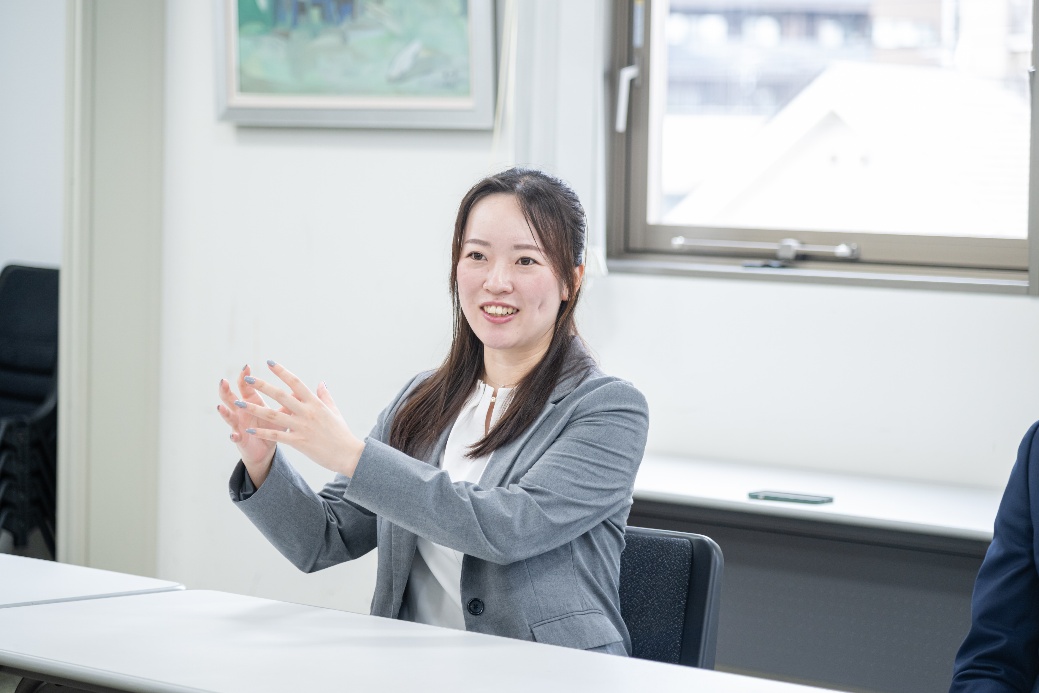 トミタでのインタビューの様子